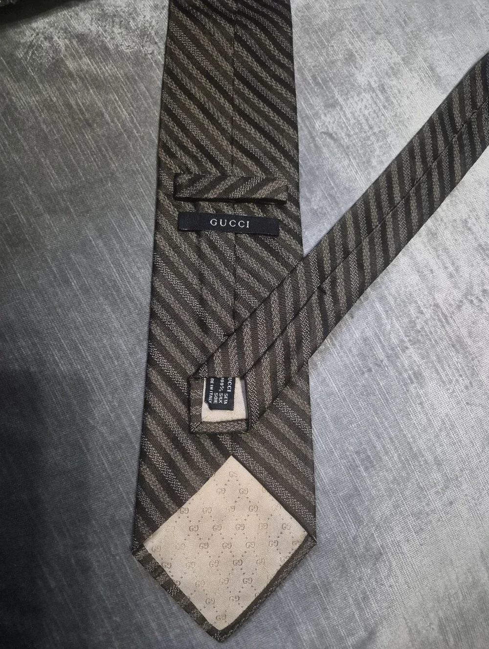 Authentic GUCCI Silk Tie Brown Charcoal Diagonal Stripe Embroidered Crest 3.75